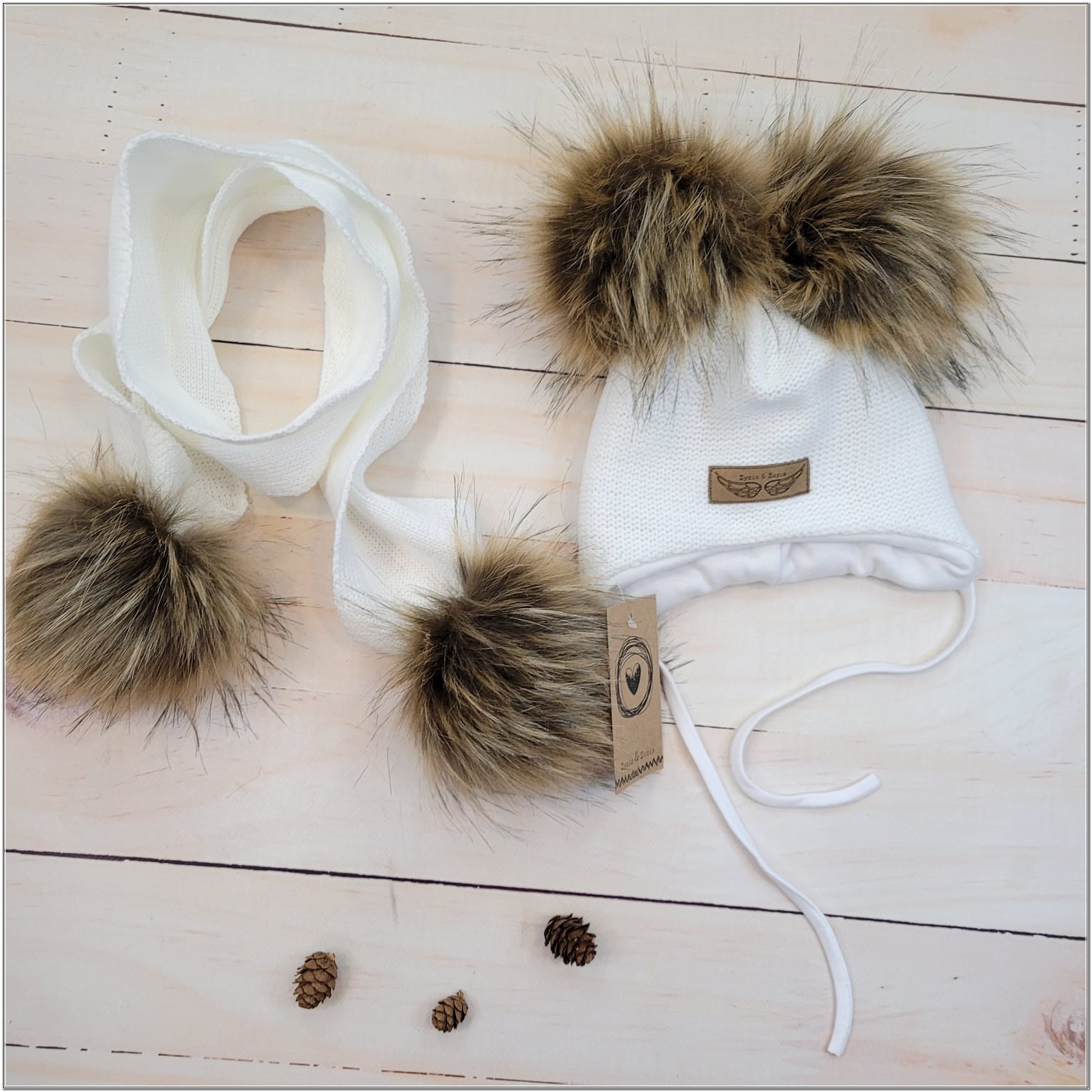 Zimná čiapka a šál s kožušinou pre bábätká biela