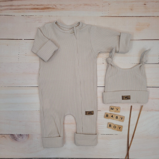 Kojenecká súprava overal a čiapočka béžová